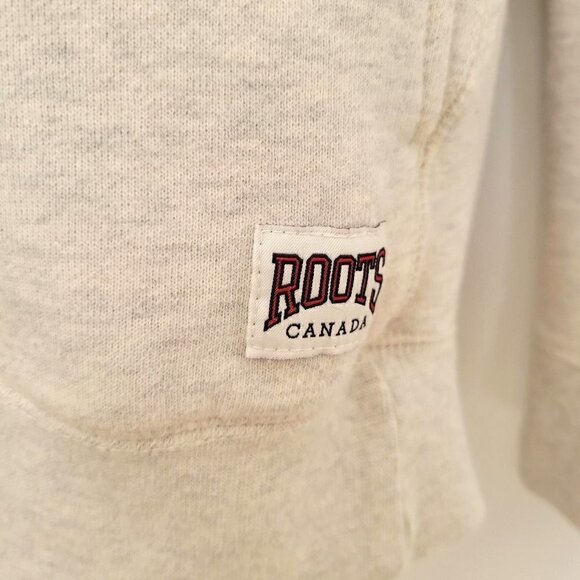 Roots Canada Women's Small/ P Logo Sweatshirt  Great Used Condition - Picture 5 of 9